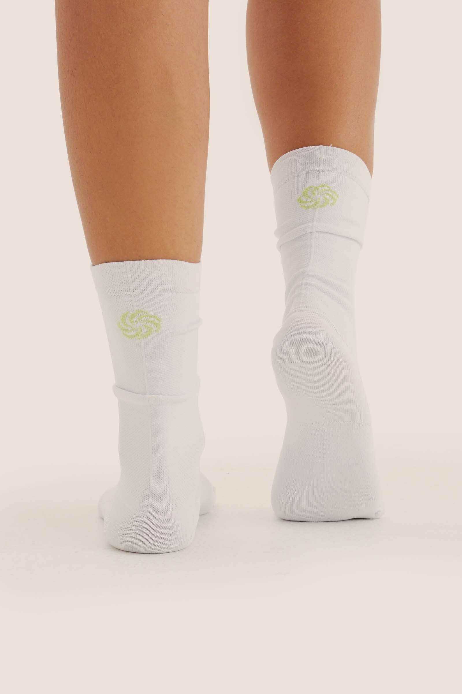 MEIA DE COMPRESSÃO EMANA CANO MÉDIO LA VIE BRANCA COM ORVALHO