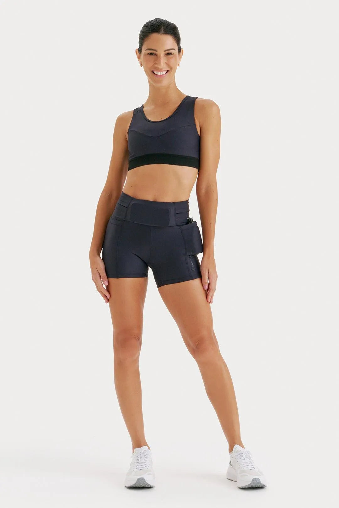 Short de Compressão com Multibolsos Curto Simple Preto