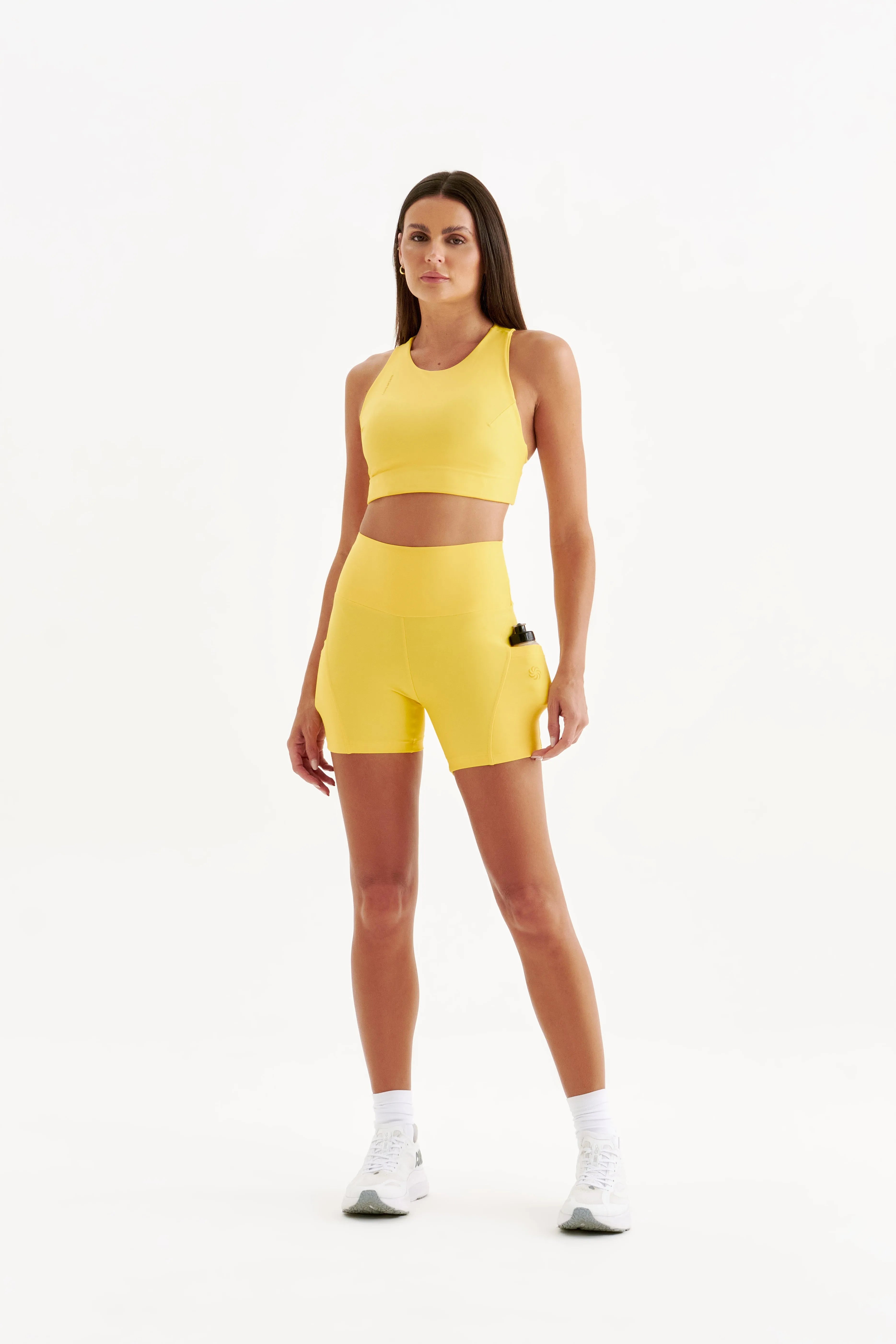 Short de Compressão com Bolsos Clássico Total Emana Luz