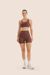 Look: Top super bolso zero atrito + Short multibolsos livre FlexSkin™ chocolate