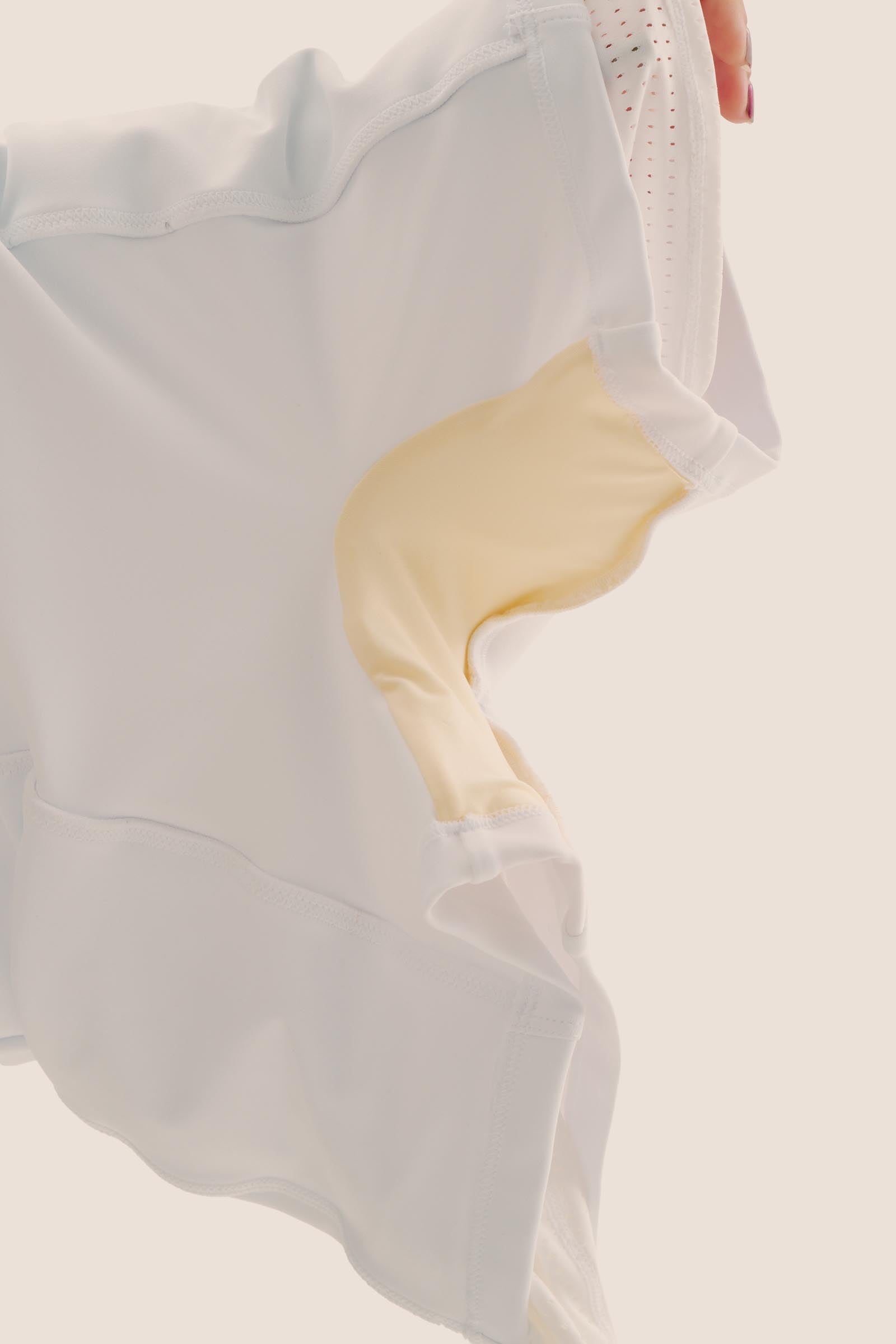 SHORT DE COMPRESSÃO COM MULTIBOLSOS LIVRE SOLTINHO AloeSkin™ BRANCO