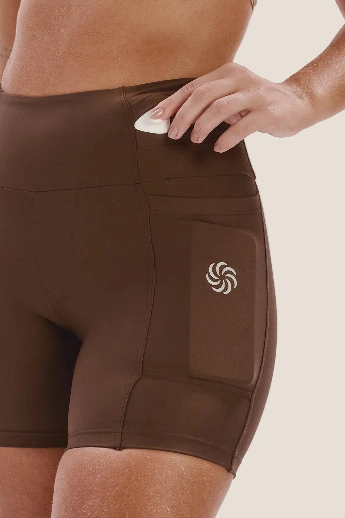 Short de Compressão com Multibolsos Total Emana