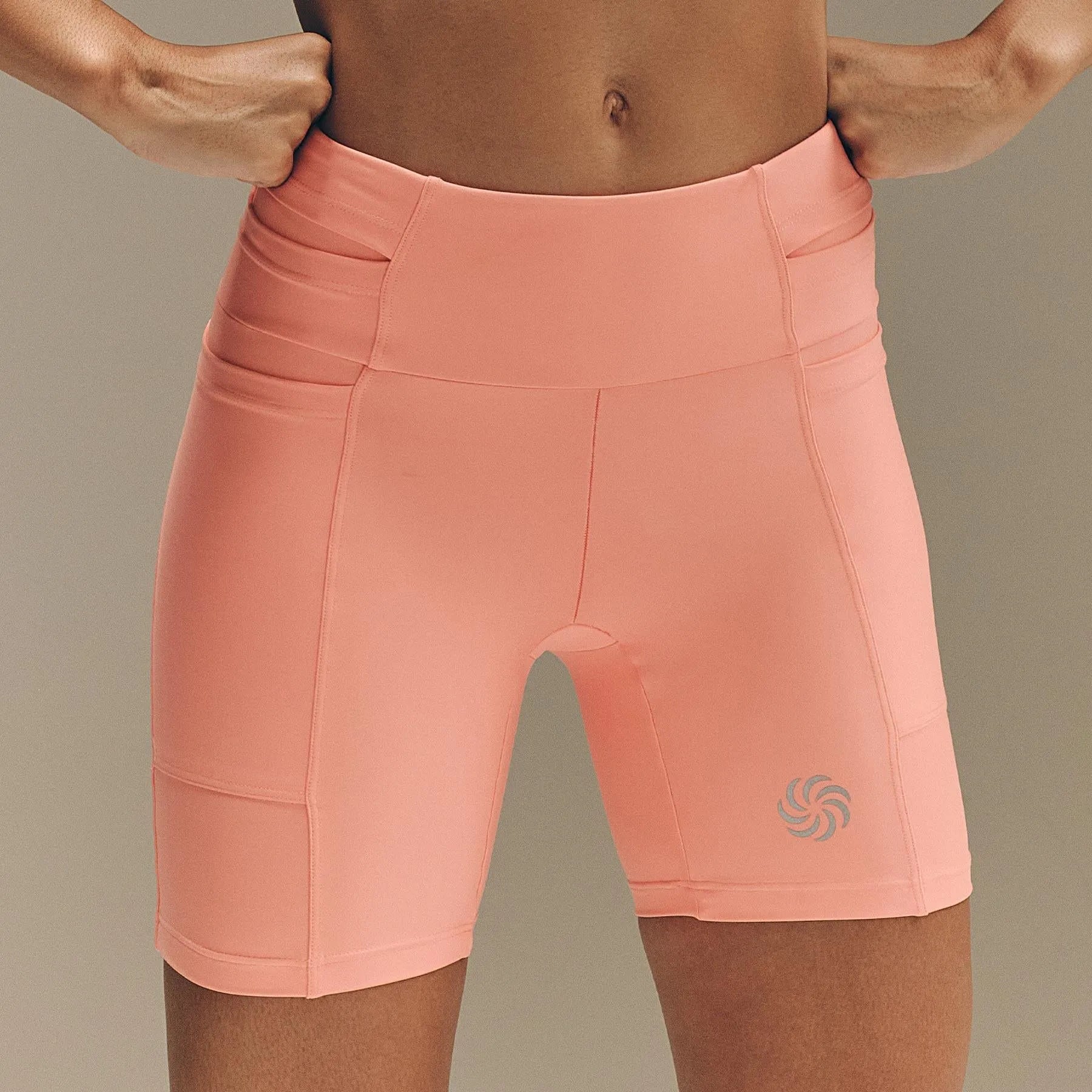 Short de Compressão com Multibolsos Total Emana Coral