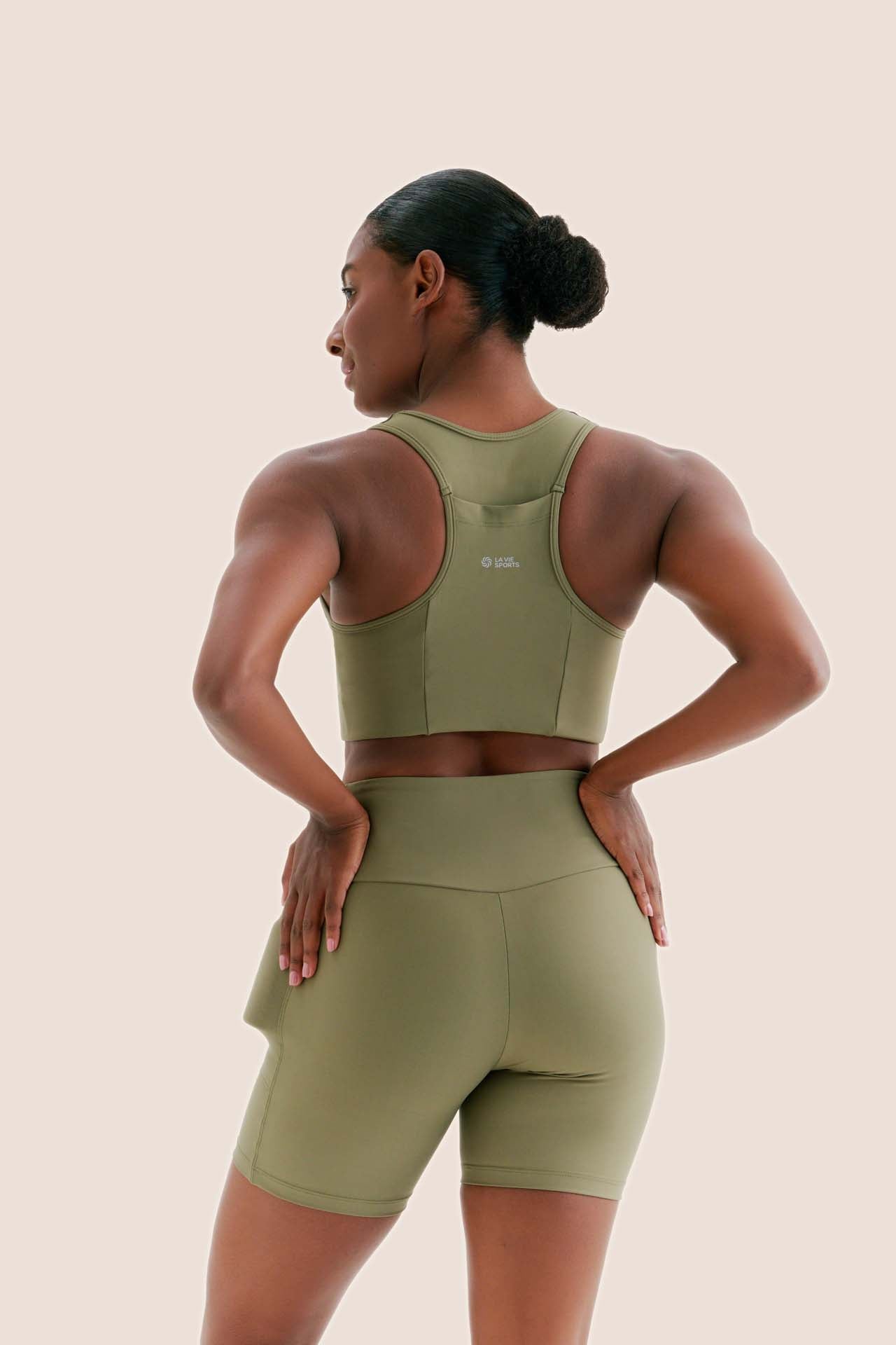 SHORT DE COMPRESSÃO COM MULTIBOLSOS TOTAL EMANA VERDE MUSGO