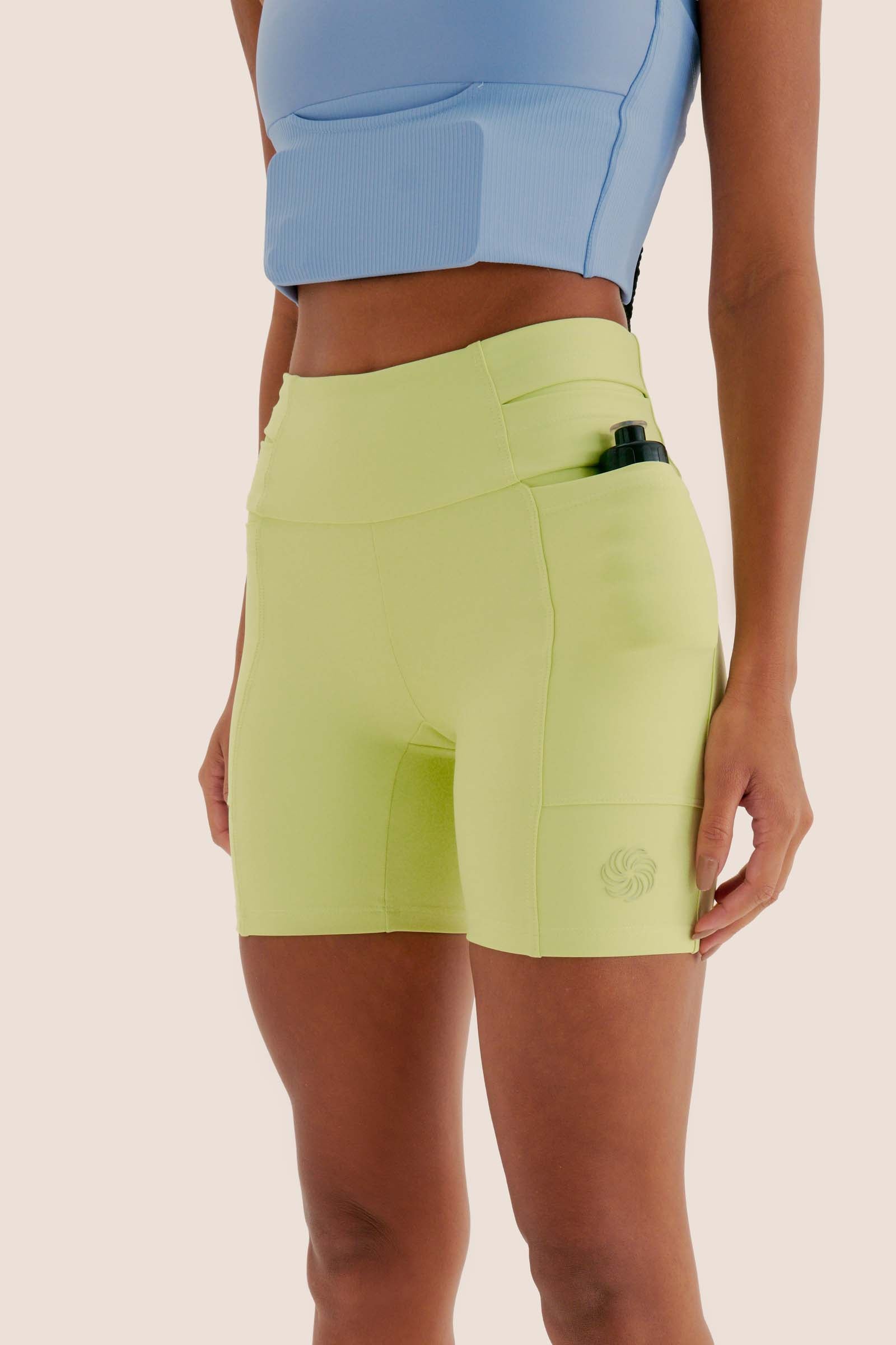 SHORT DE COMPRESSÃO COM MULTIBOLSOS FlexSkin™ ORVALHO