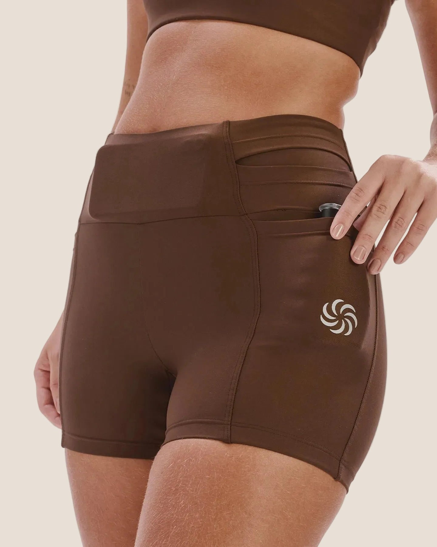 Short de Compressão Curto com Multibolsos Total Emana