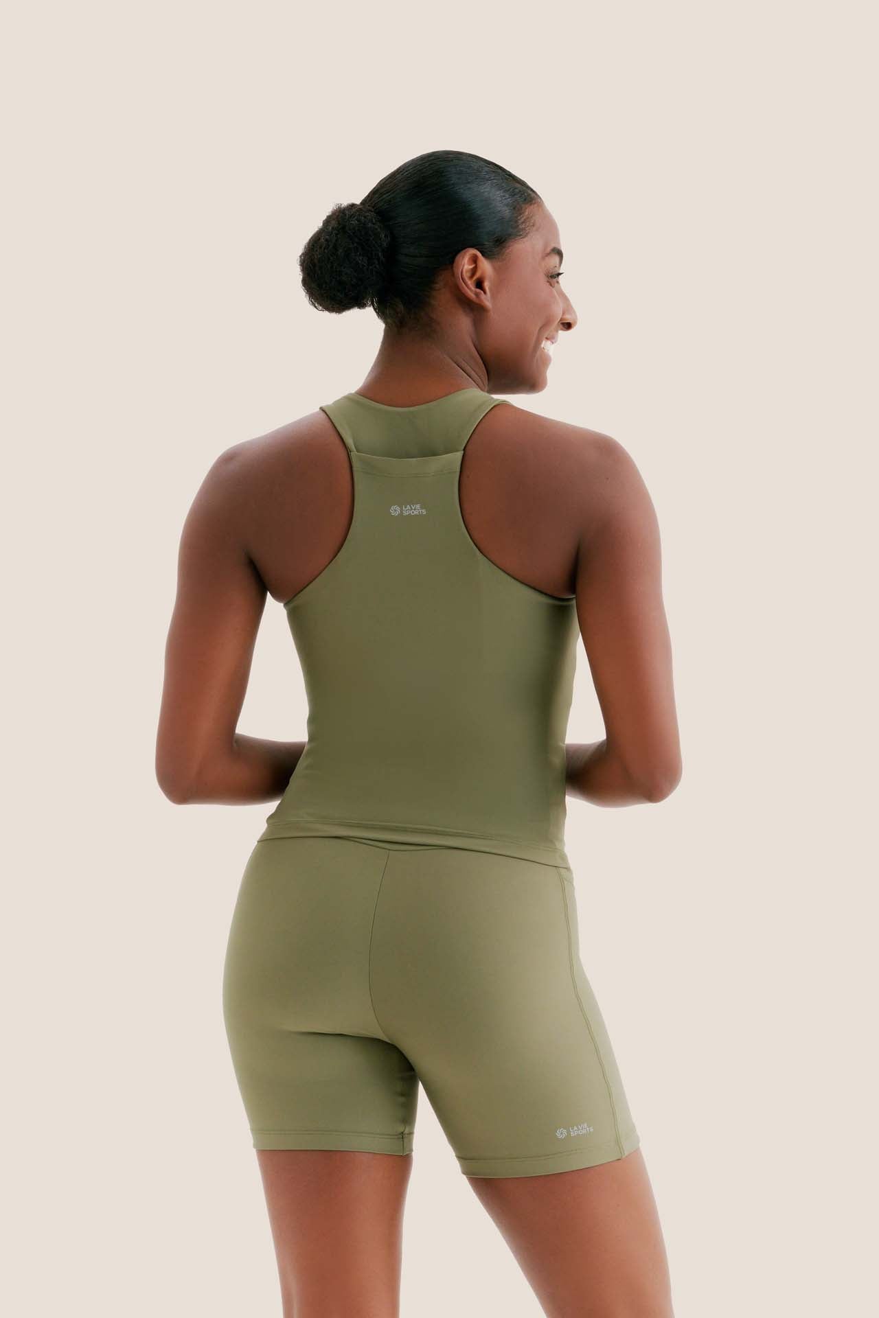 SHORT DE COMPRESSÃO COM MULTIBOLSOS LIVRE TOTAL EMANA VERDE MUSGO