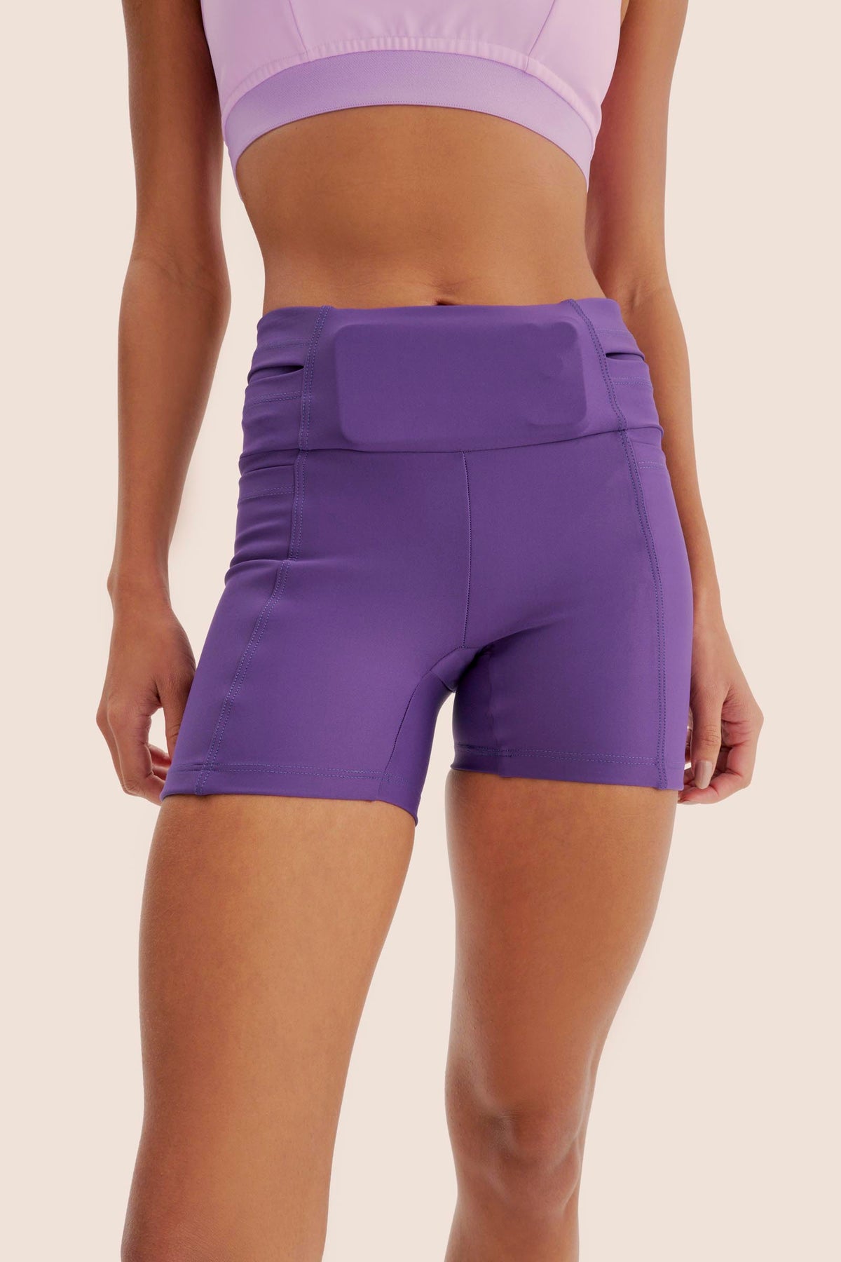 SHORT DE COMPRESSÃO CURTO COM MULTIBOLSOS FlexSkin™ AÇAÍ