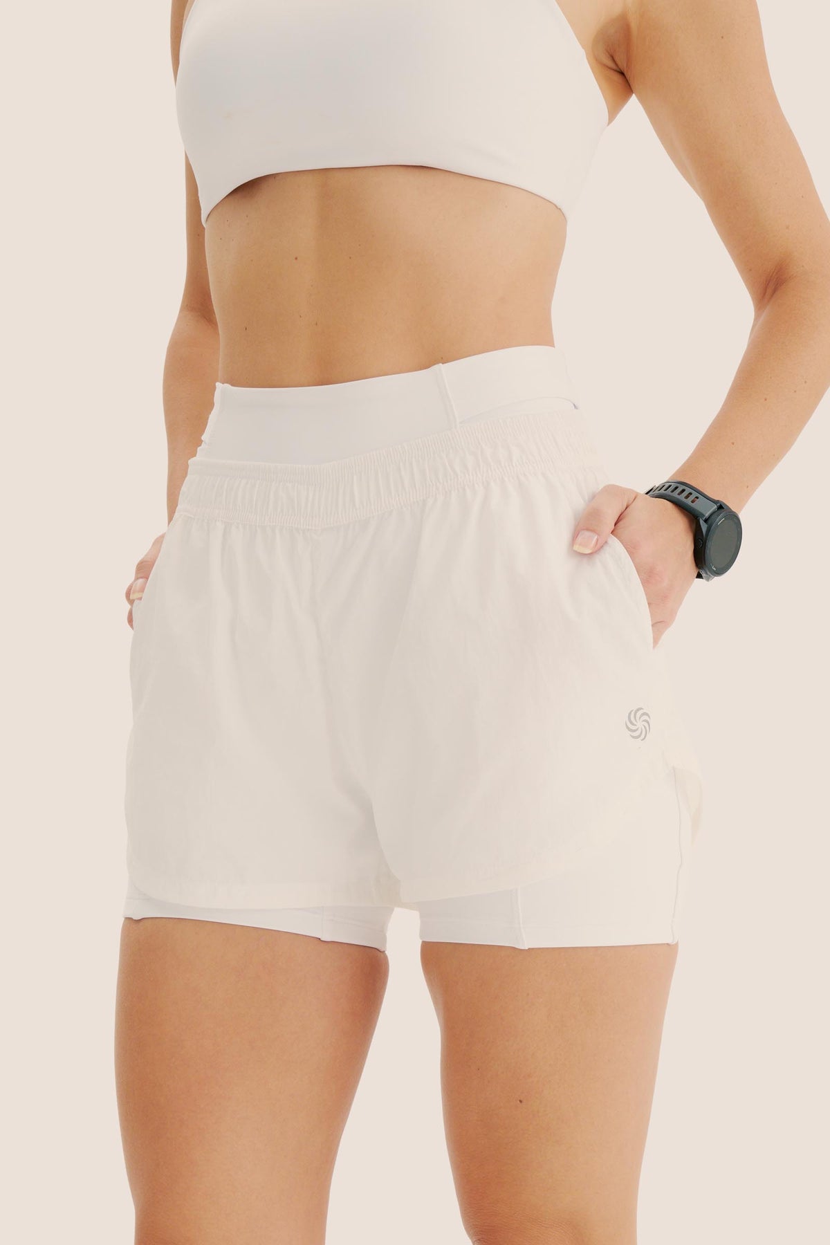 SHORT LEVE OFF WHITE