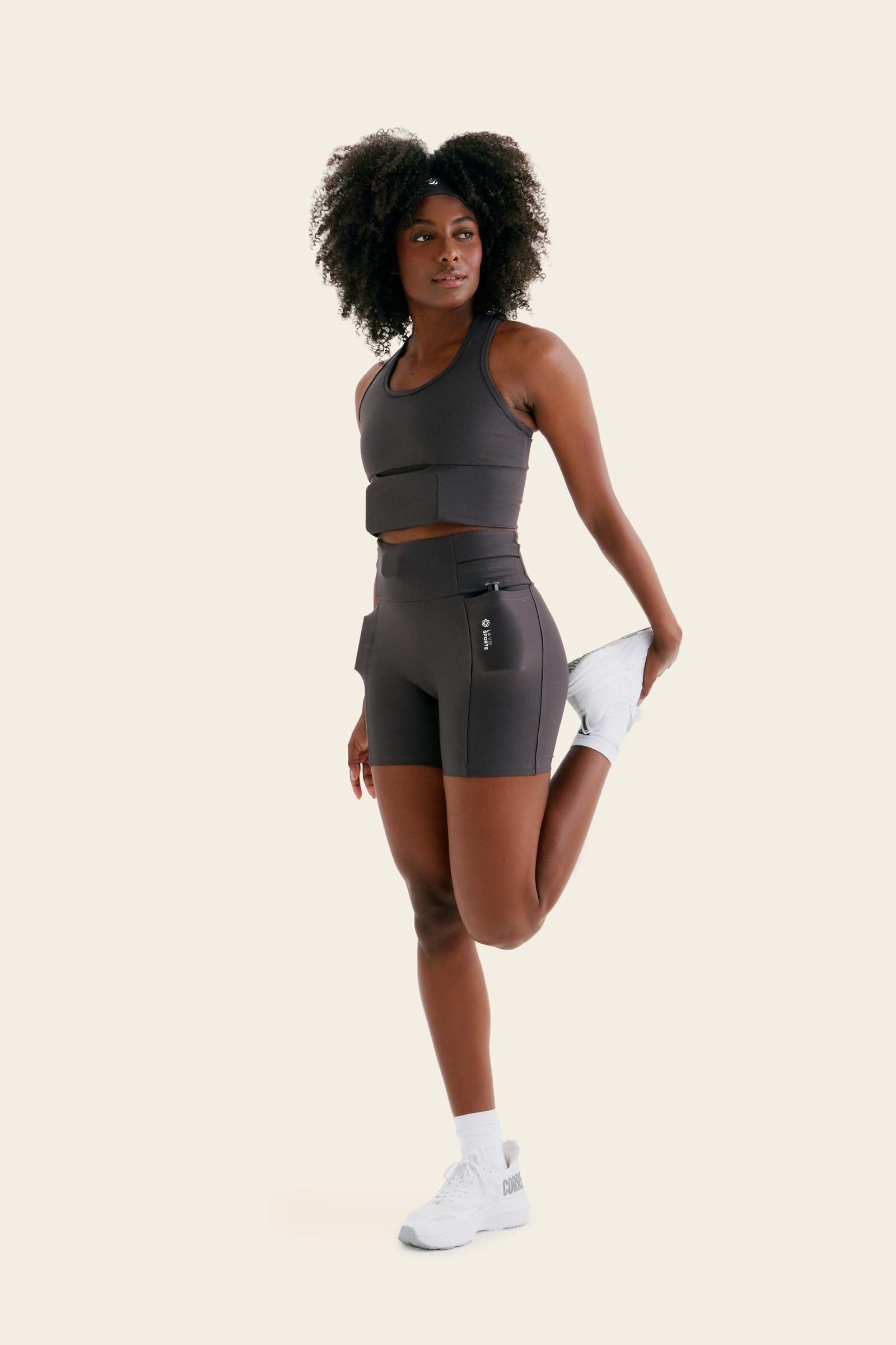 SHORT DE COMPRESSÃO COM MULTIBOLSOS LIVRE GRAFITE - LA VIE SPORTS