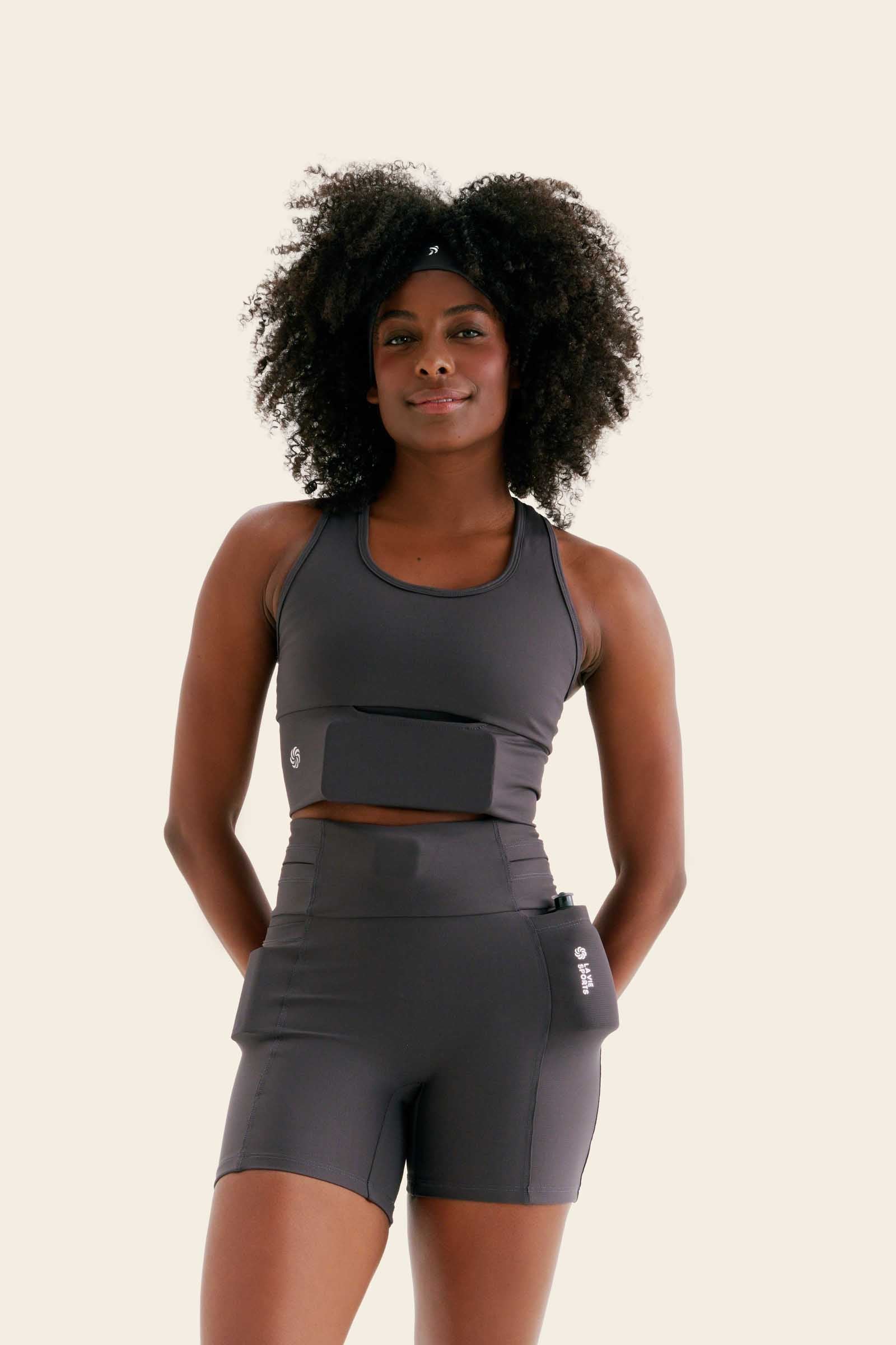 SHORT DE COMPRESSÃO COM MULTIBOLSOS LIVRE GRAFITE - LA VIE SPORTS
