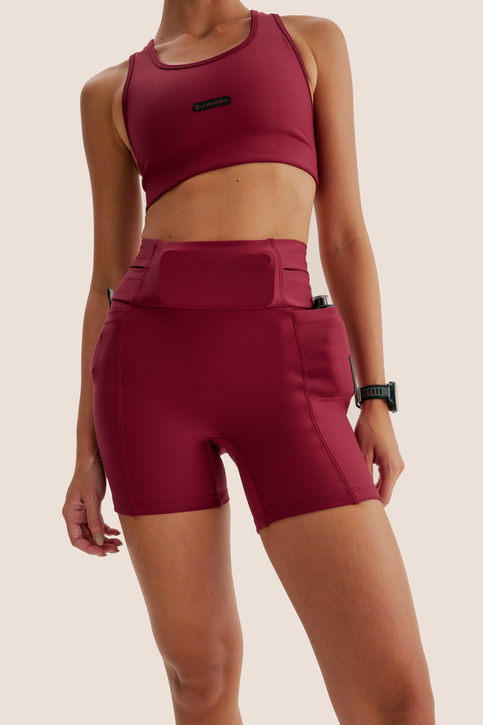 Look: Top super bolsos 2.0 + Short multibolsos livre FlexSkin™ beterraba