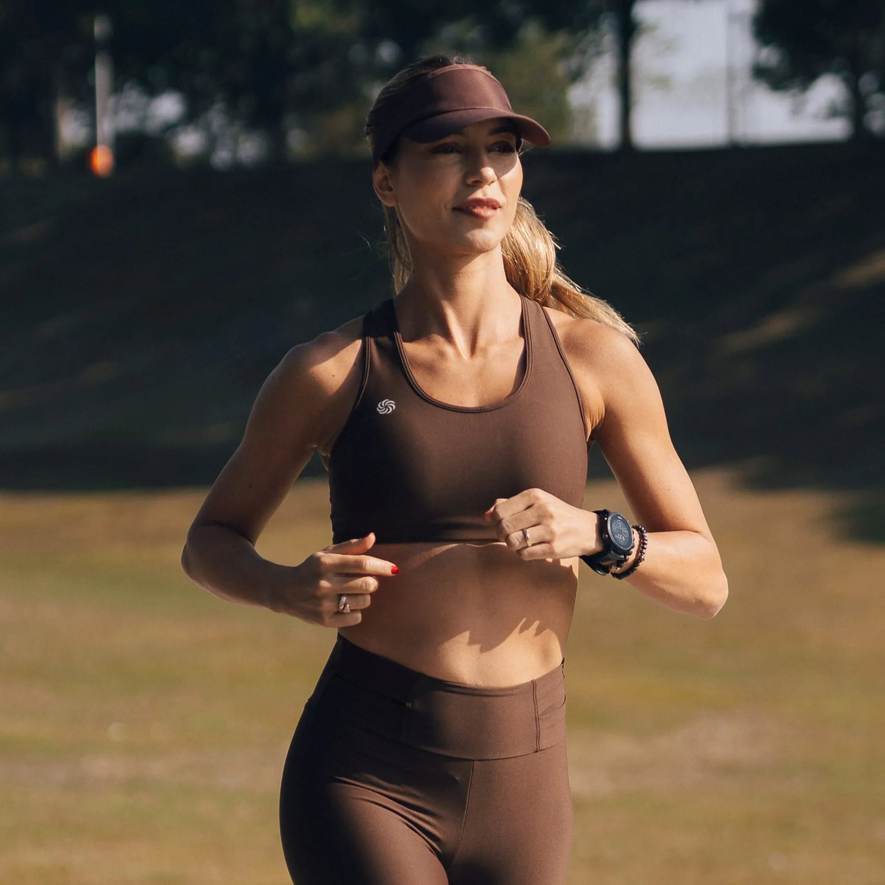 Viseira com regulagem Café